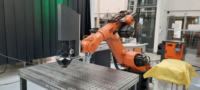 Meltio Engine integrations with a KUKA robot at the Universidade de Coimbra. Get the full control over your printing process!